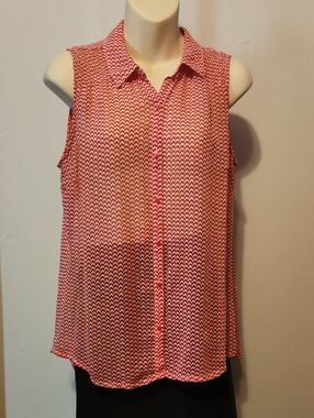 a.n.a Red Chevron Sleeveless Thin Button-Front Blouse